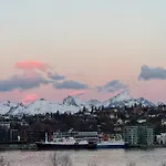 Modern Nearby Fjellheisen Apartmán Tromsø